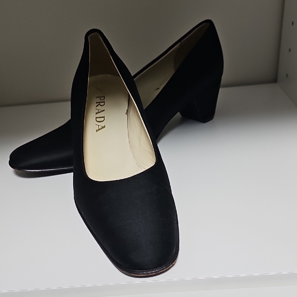 Vintage Prada Satin Black Heeled Pumps for Women - Picture 7 of 7